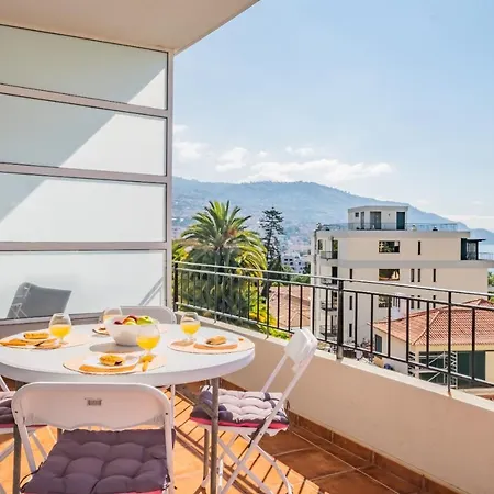 Jasmineiro - By Wehost * Funchal (Madeira)