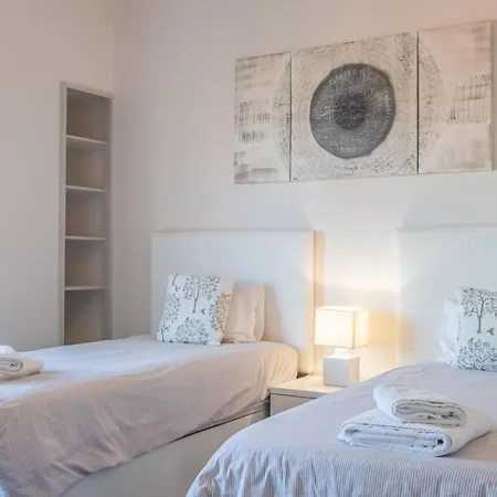 Jasmineiro - By Wehost Funchal (Madeira)