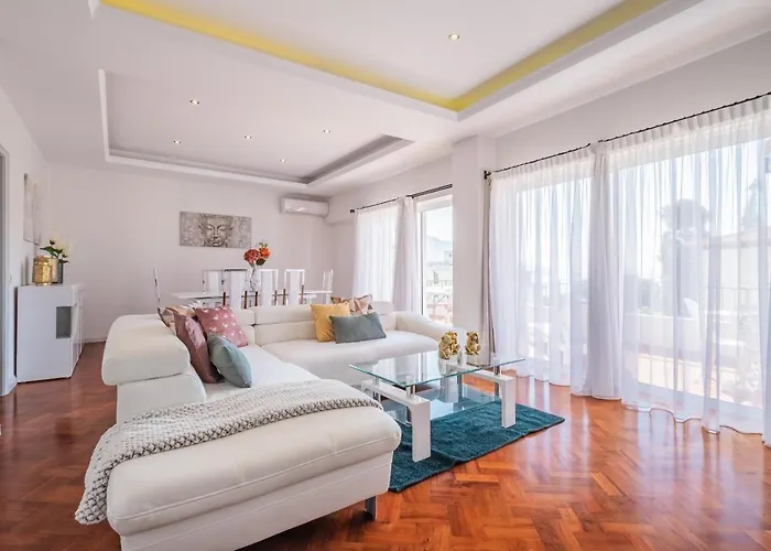 Jasmineiro - By Wehost