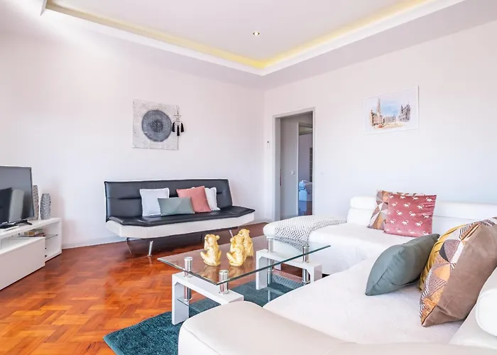 דירה Jasmineiro - By Wehost