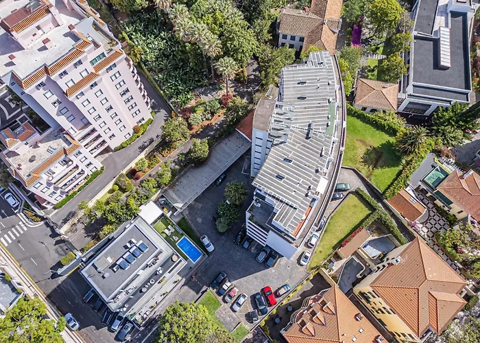 Jasmineiro - By Wehost דירה